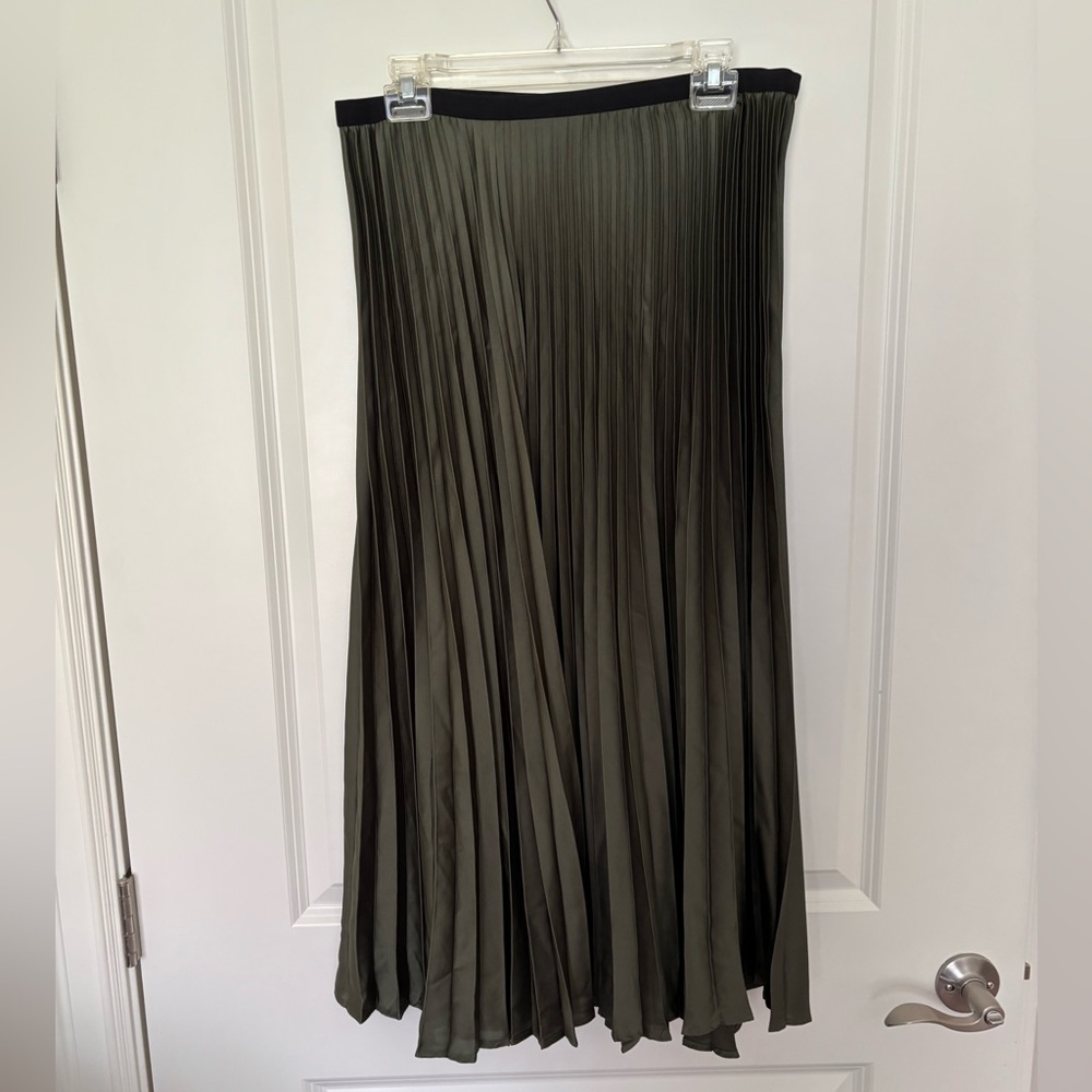 MNG Accordian Pleated Skirt
